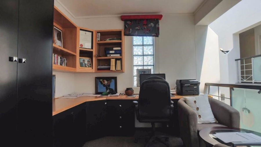 To Let 4 Bedroom Property for Rent in Plattekloof Western Cape